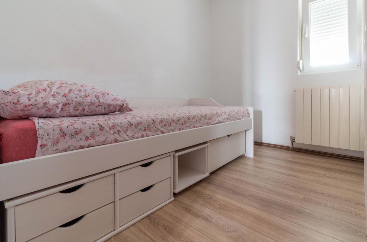 Modern Apartment Sara-Near The Beach Privlaka  Bagian luar foto
